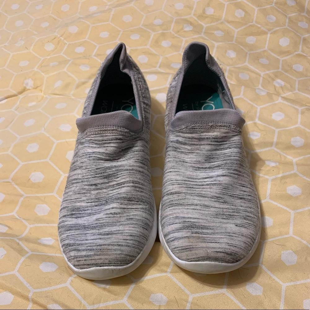 Sketchers slip on tennis shoes